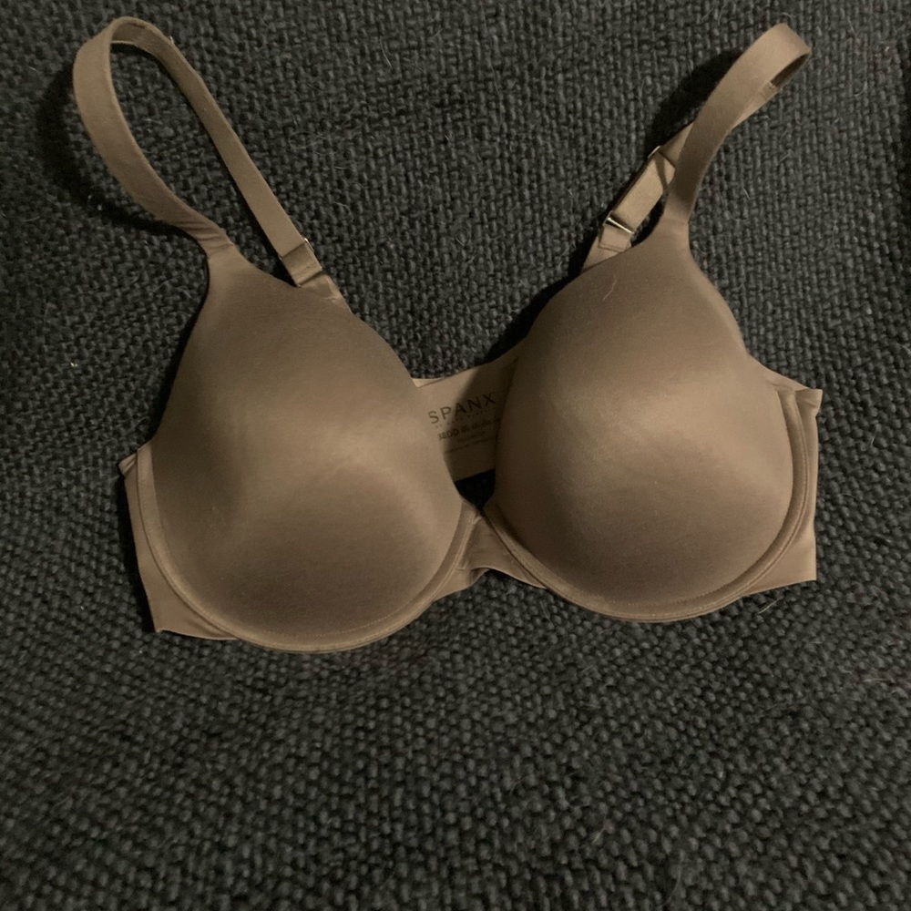SOLD 38DD SPANX BRA LIKE NEW